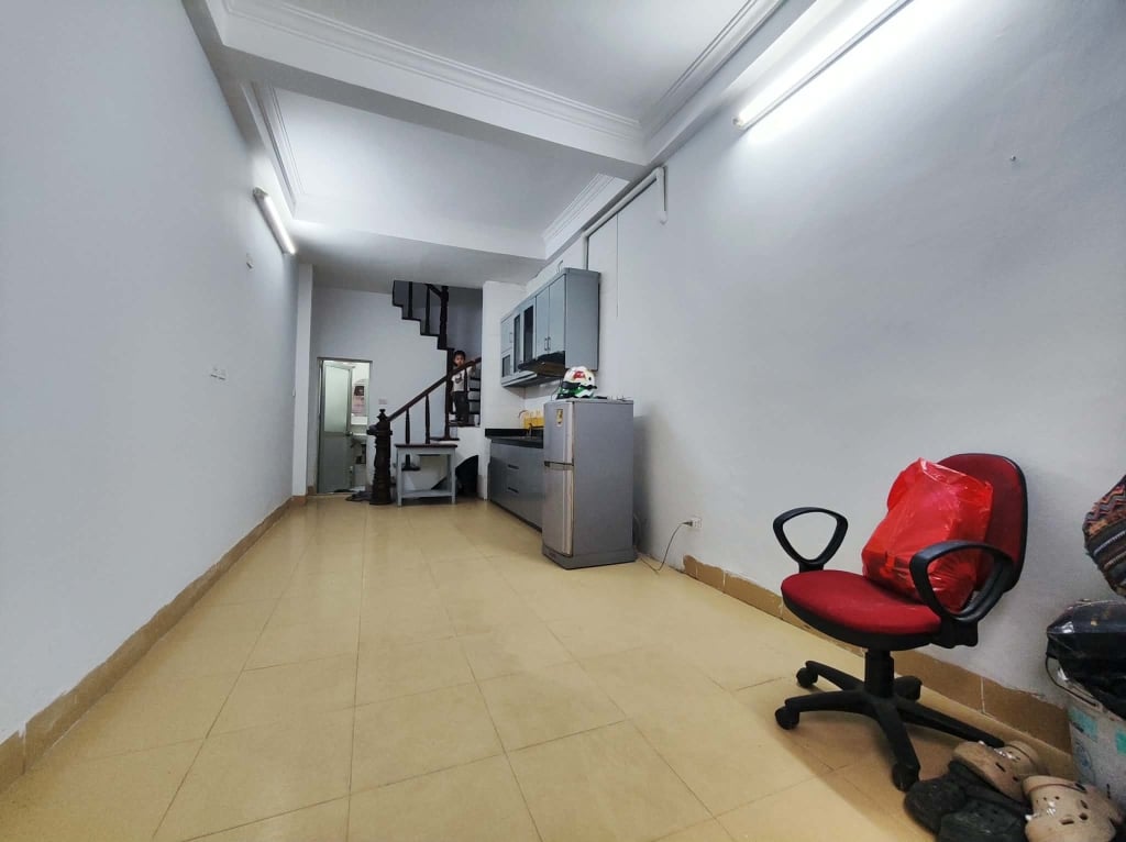 Nhà nguyên căn Đội Cấn, 5 tầng, 3 ngủ khép kín, gần phố cổ, tiện nghi đầy đủ