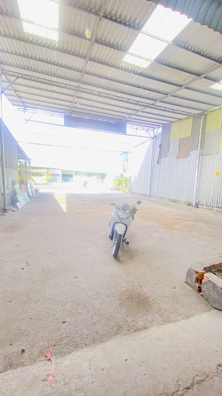 Cho thuê kho 400m2 mặt tiền Nguyễn Văn Linh, Cần Thơ - Lộ container, sân rộng 140m2 - 25 Triệu/Tháng