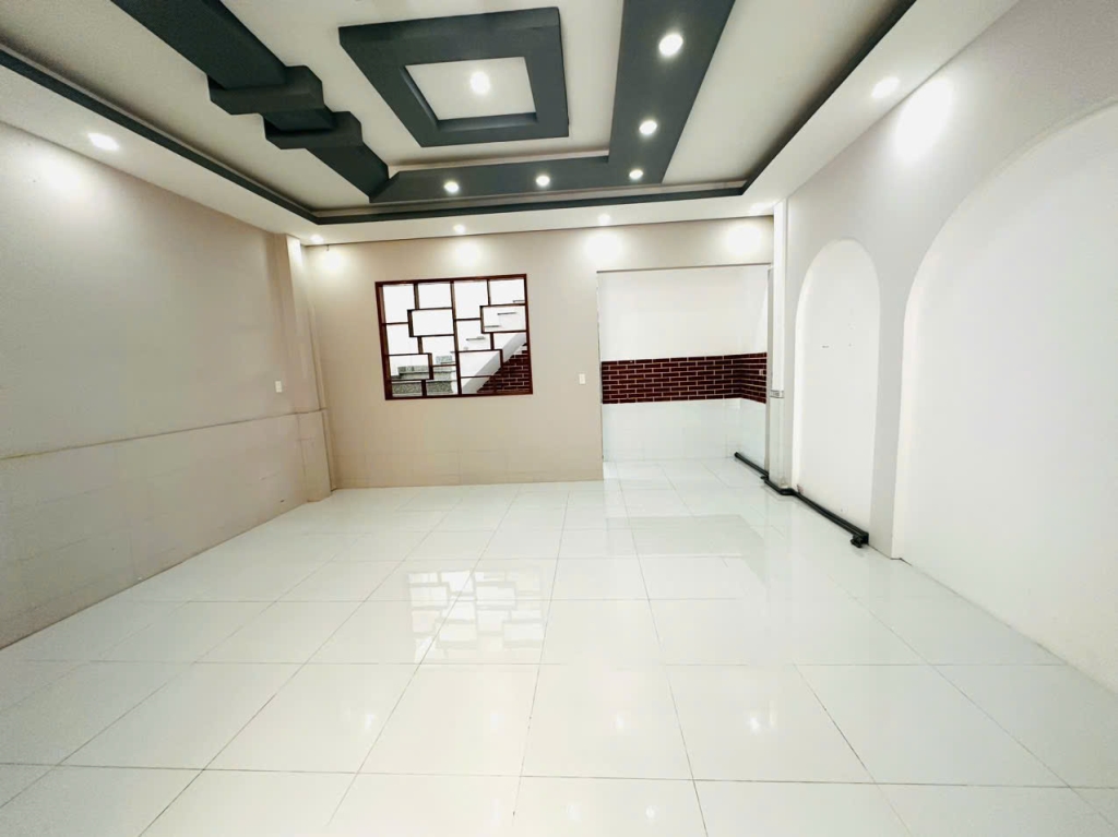 Nhà 1 trệt 1 lầu 6x10m gần ĐH Cần Thơ, Mậu Thân. Giá 6 triệu/tháng.