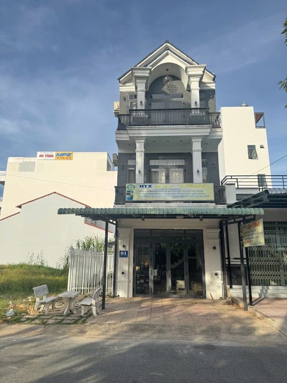 Nhà 2 lầu 2 hẻm thoáng, 70m2, D4 Hồng Loan, 4.5 tỷ